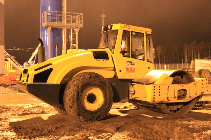 Компания Техоптимум-дорожные работы.
Грунтовый каток BOMAG BW 219 D-4 компании Техоптимум.