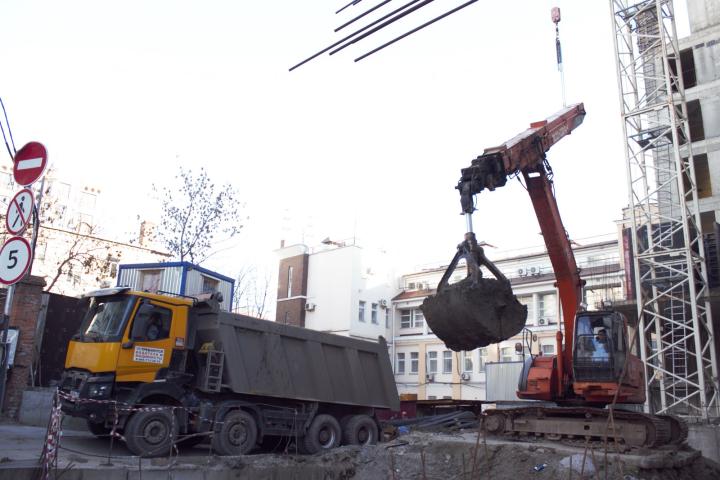 Компания Техоптимум-разработка котлована и вывоз грунта.
Экскаватор грейфер Hitachi Zaxis 225 компании Техоптимум.