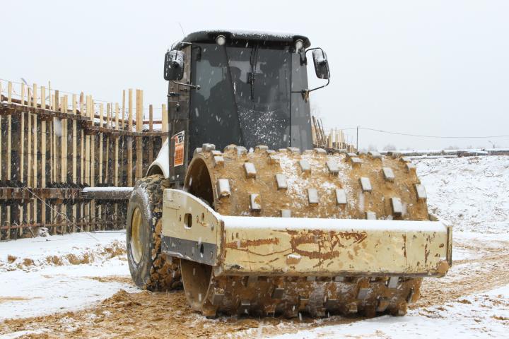 Компания Техоптимум-земляные работы.
Грунтовый каток Ingersoll Rand SD-122DX с кулачковым бандажом компании Техоптимум.