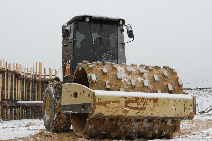 Компания Техоптимум-земляные работы.
Грунтовый каток Ingersoll Rand SD-122DX с кулачковым бандажом компании Техоптимум.